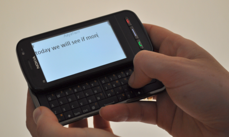 Entering SMS message using the Assistant software